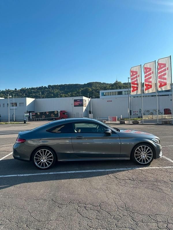 Grau Gebraucht 2016 Mercedes C220 Night Coupé | 18.990 € (Fairer Preis) - Bild 1/4