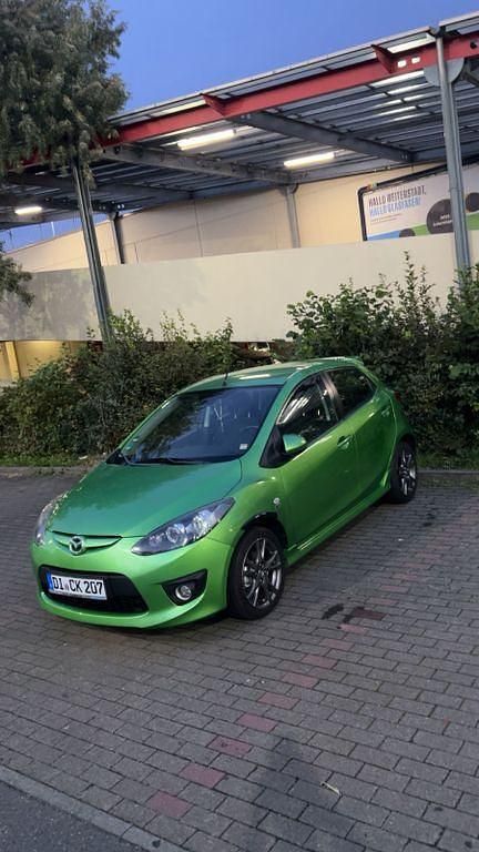 Gebraucht Mazda 2 103 PS (75 kW) 2009 Grün Kleinwagen