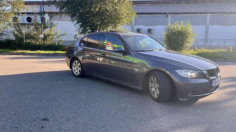 Gebraucht BMW 320 170 PS (125 kW) 2008 Grau Limousine