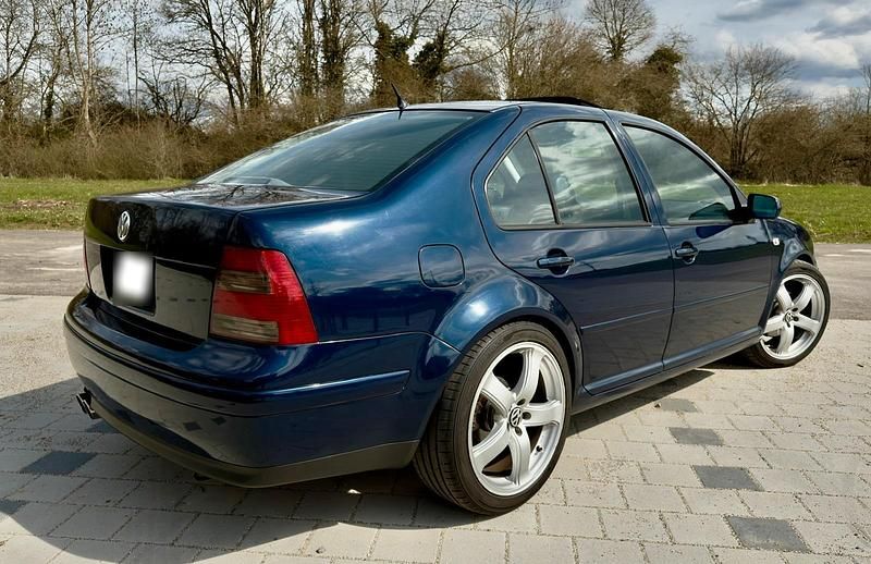 Second-hand VW Bora 174 CP (127 kW) 2000 Albastru Berlinǎ