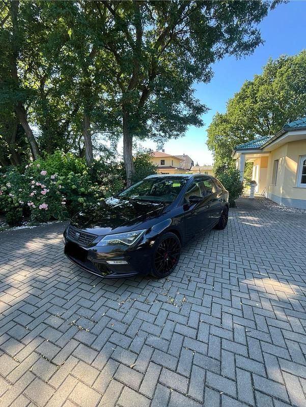 Schwarz Gebraucht 2017 Seat Leon ST FR Kombi | 11.590 € (Guter Preis) - Bild 1/4