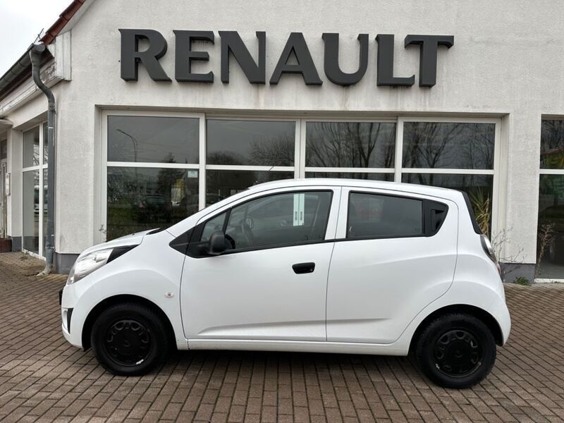 Weiß Gebraucht 2012 Chevrolet Spark LT Kleinwagen | 3.499 € (Fairer Preis) - Bild 1/4