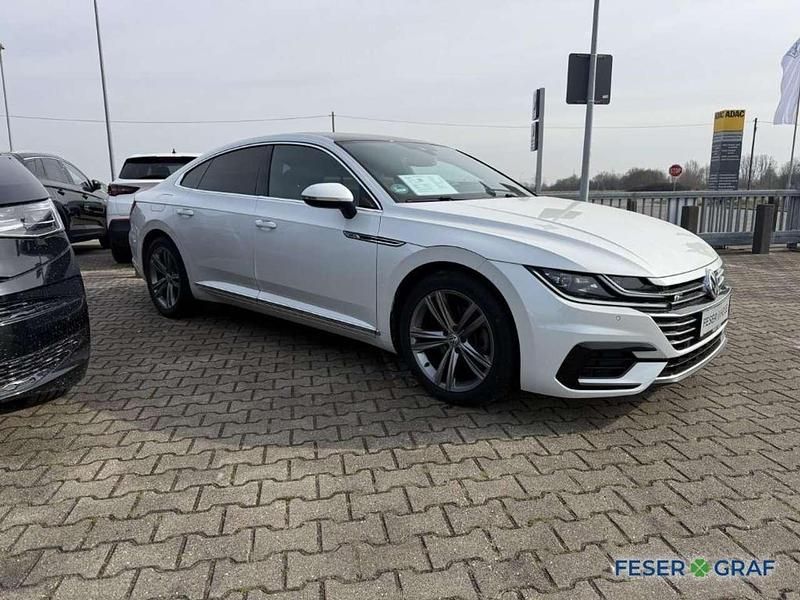 Gebraucht VW Arteon R-line 190 PS (139 kW) 2019 Oryxweiß perlmutteffekt Kleinwagen