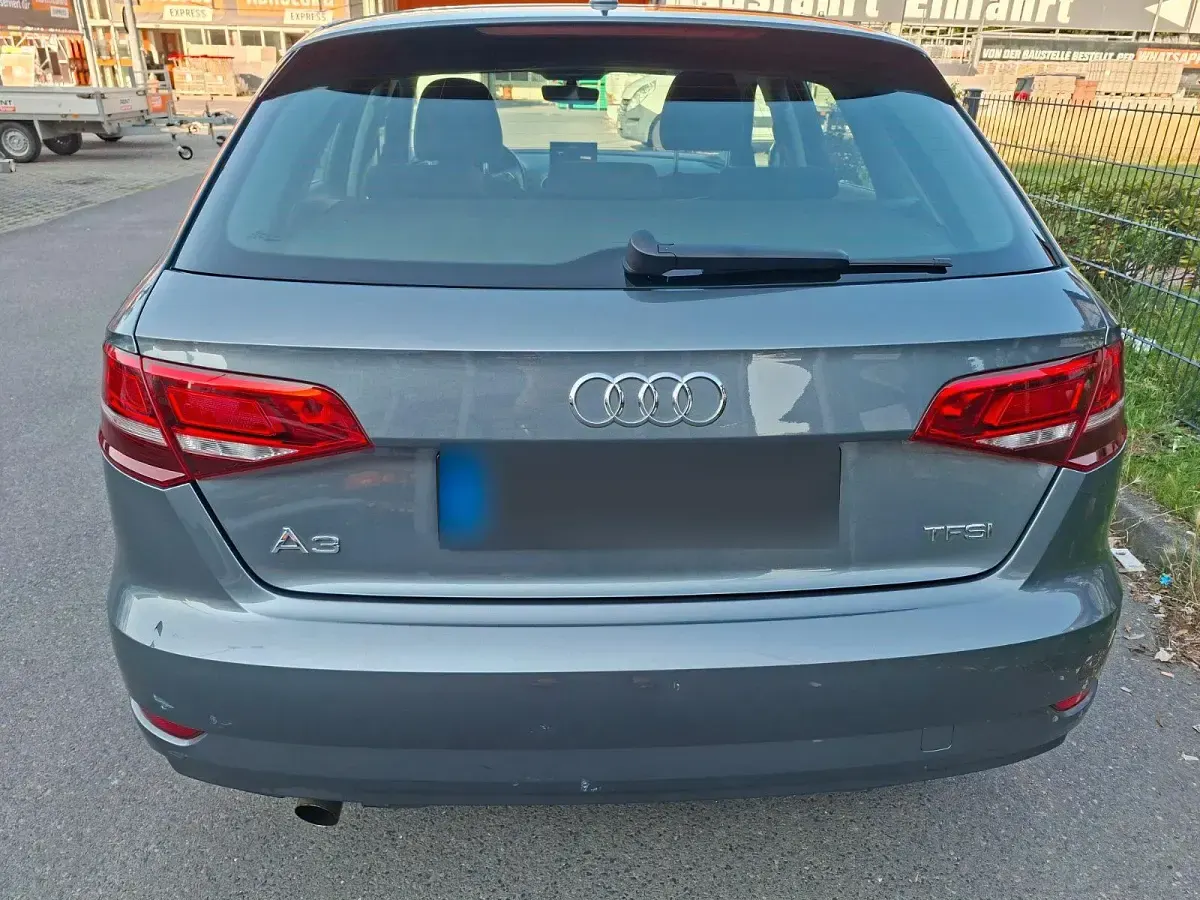 Gebraucht Audi A3 116 PS (85 kW) 2017 Grau Limousine