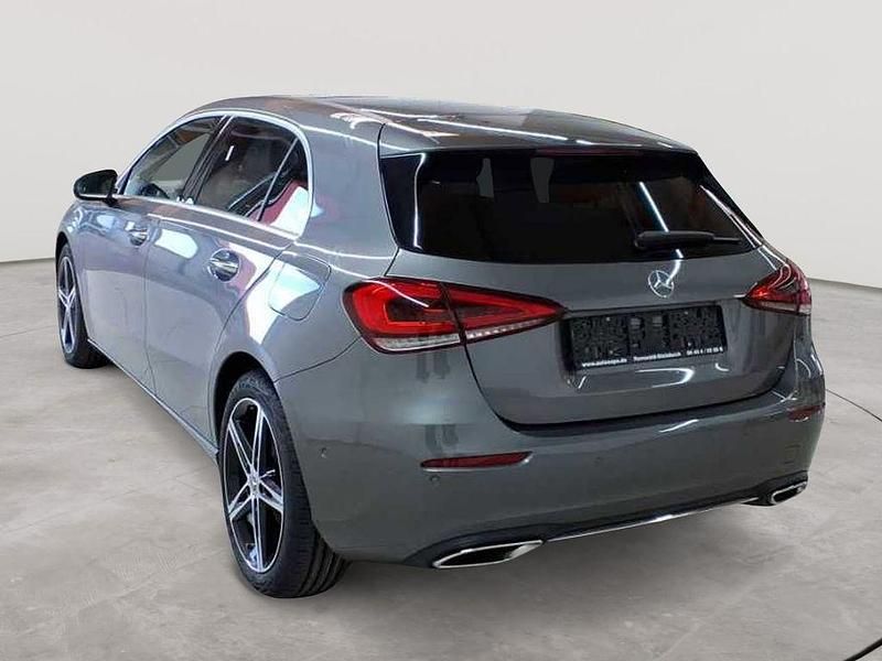 Gebraucht Mercedes A200 Progressive 163 PS (119 kW) 2023 Grau Limousine