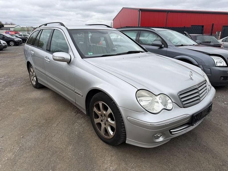 Gebraucht Mercedes C220 150 PS (110 kW) 2004 Silber Kombi