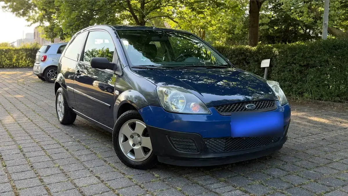 Gebraucht Ford Fiesta 70 PS (51 kW) 2008 Blau Kleinwagen