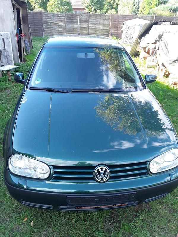 Grün Gebraucht 1999 VW Golf IV Kleinwagen | 500 € (Superpreis) - Bild 1/4