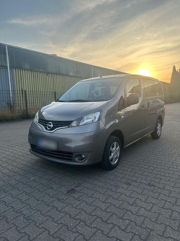 Grau Gebraucht 2010 Nissan NV200 Van | 7.299 € (Fairer Preis) - Bild 1/4