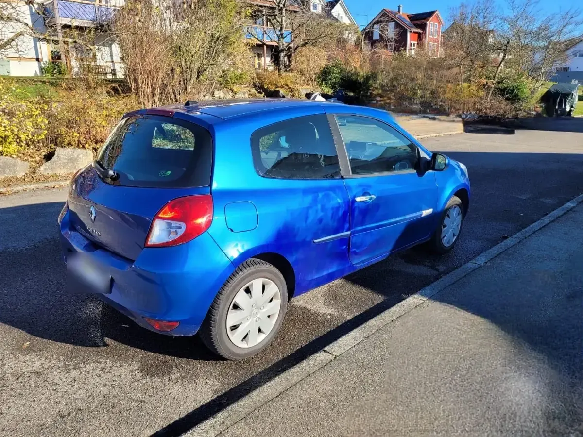 Gebraucht Renault Clio 75 PS (55 kW) 2010 Blau Kleinwagen