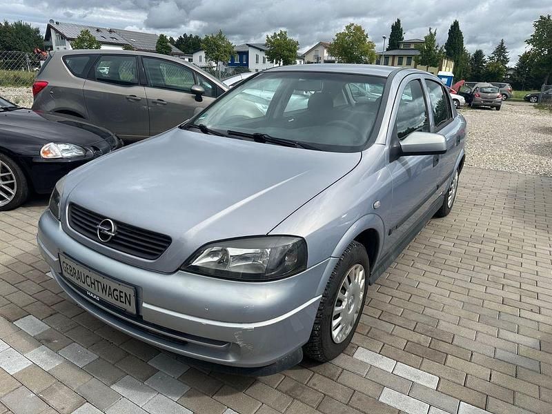 Silber Gebraucht 2002 Opel Astra Selection Limousine | 590 € (Etwas zu teuer) - Bild 1/4