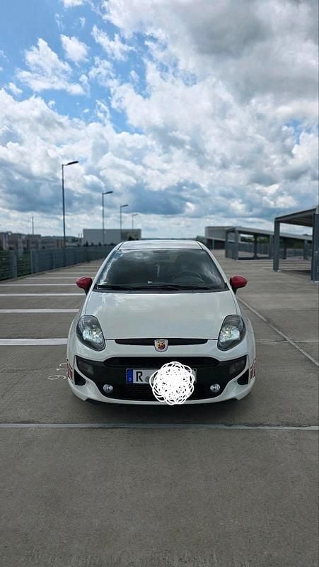 Weiß Gebraucht 2012 Abarth Punto Evo Kleinwagen | 14.250 € - Bild 1/4