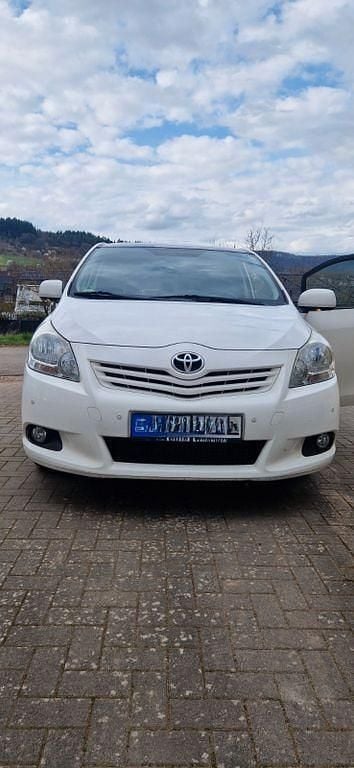 Gebraucht Toyota Verso Edition 132 PS (97 kW) 2011 Van / Kleinbus