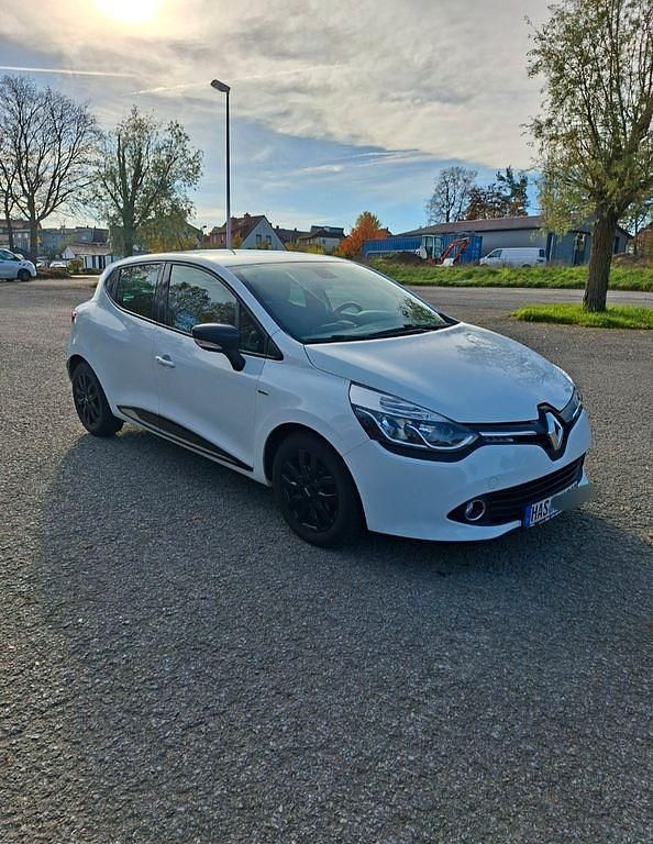 Weiß Gebraucht 2016 Renault Clio IV LIMITED Limousine | 6.900 € (Fairer Preis) - Bild 1/4