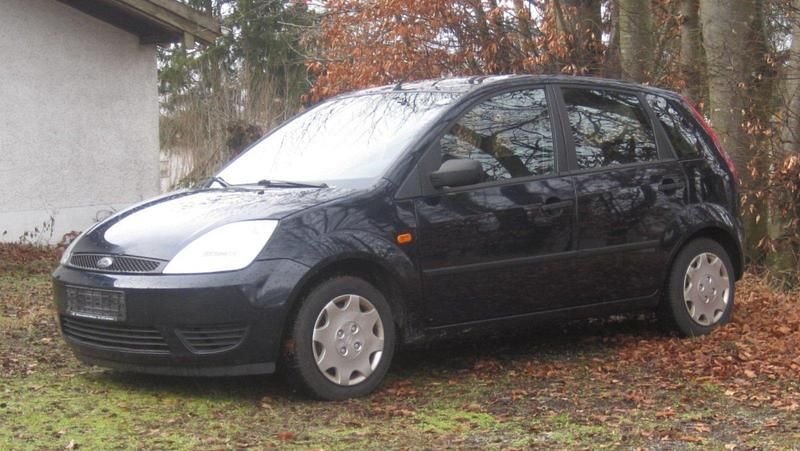 Gebraucht Ford Fiesta Ambiente 69 PS (50 kW) 2005 Blau Limousine