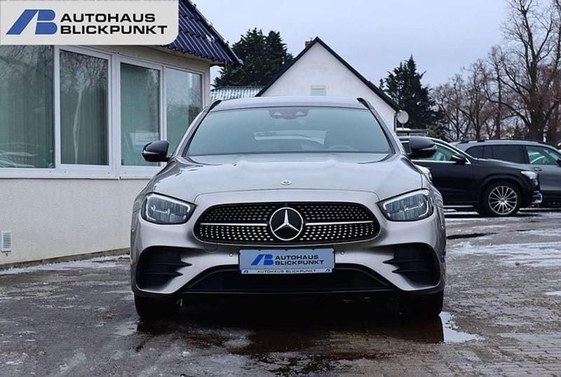 Gebraucht Mercedes E300 AMG 306 PS (225 kW) 2022 Mojavesilber (metallic) Kombi