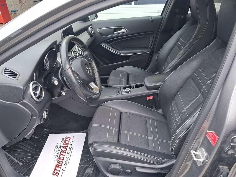 Gebraucht Mercedes GLA220 177 PS (130 kW) 2016 Grau SUV