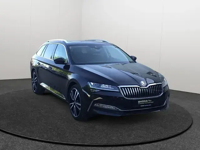 Gebraucht Skoda Superb LAURIN & KLEMENT 272 PS (200 kW) 2021 Schwarz Kombi