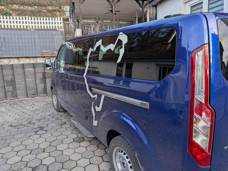 Gebraucht Ford Tourneo Titanium 170 PS (125 kW) 2017 Blau Van / Kleinbus