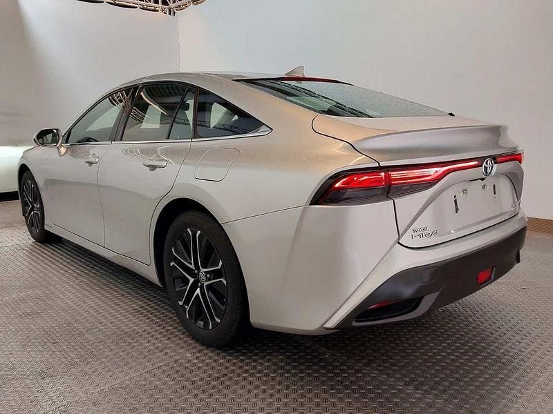 Gebraucht Toyota Mirai 182 PS (133 kW) 2021 Silber Limousine