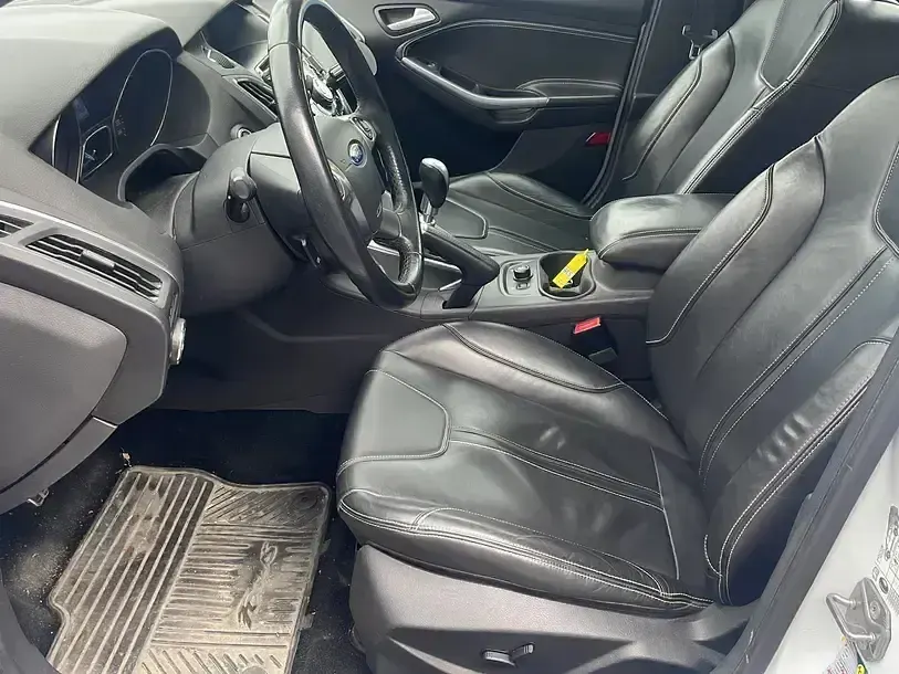Gebraucht Ford Focus Titanium 150 PS (110 kW) 2013 Weiß Kombi