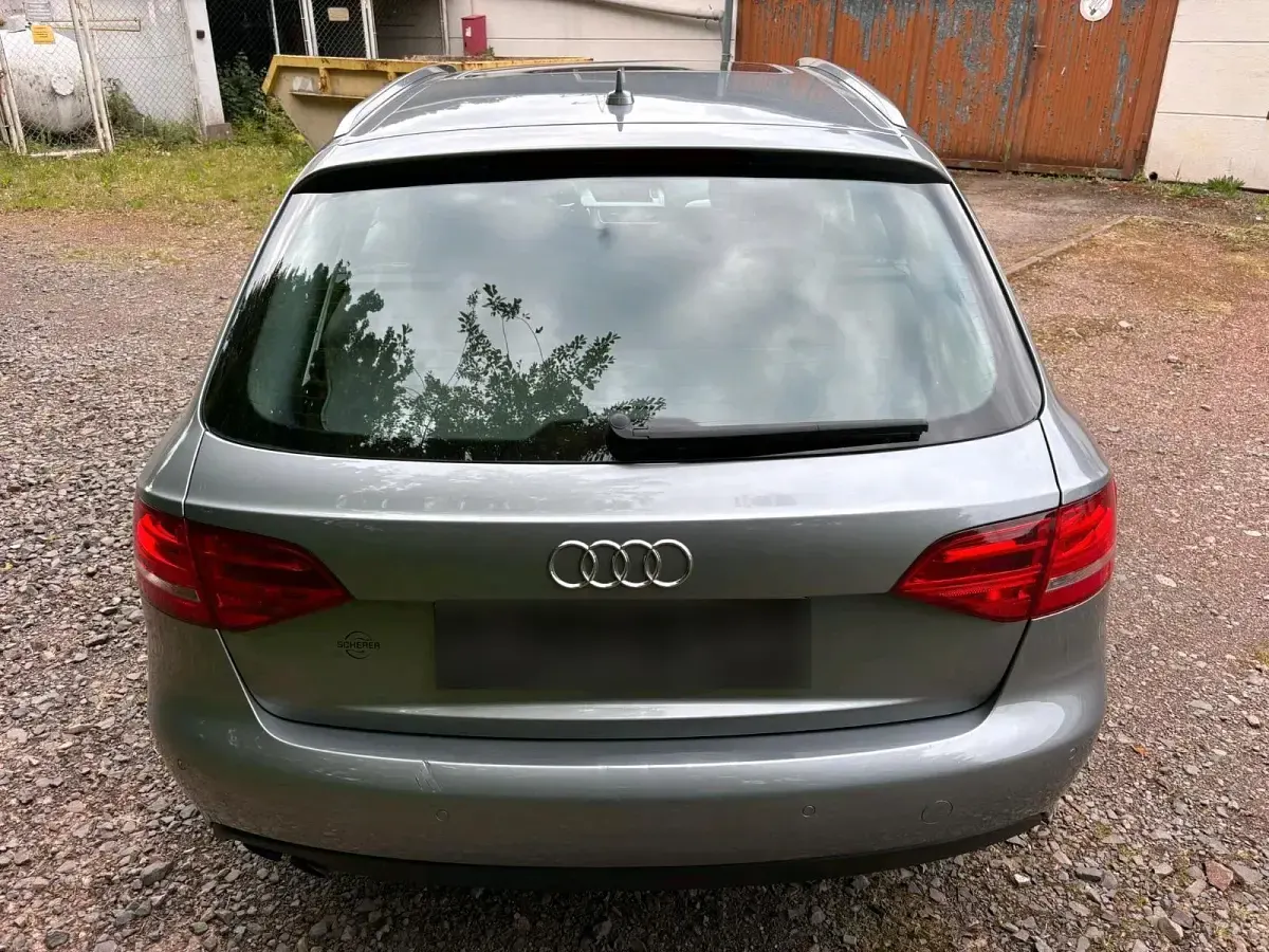 Gebraucht Audi A4 143 PS (105 kW) 2010 Grau Kombi