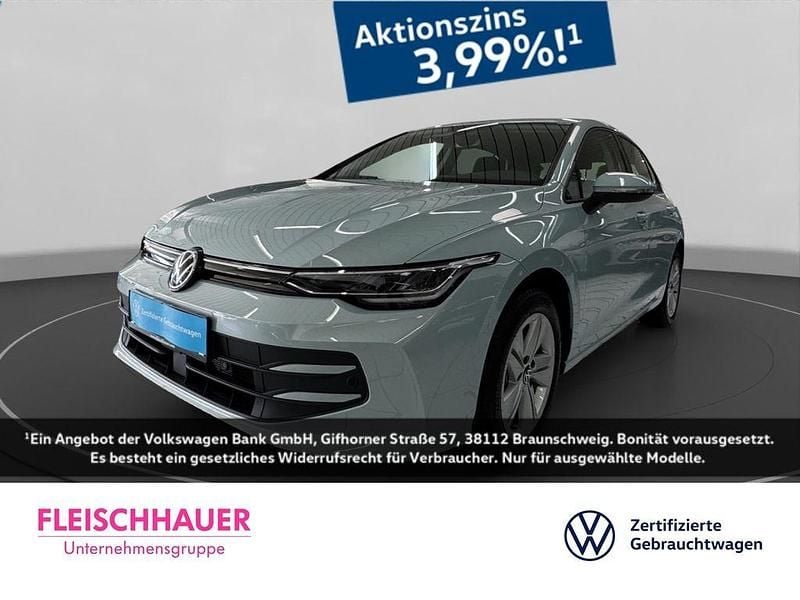 Blau Gebraucht 2024 VW Golf Style Limousine | 23.990 € (Superpreis) - Bild 1/4