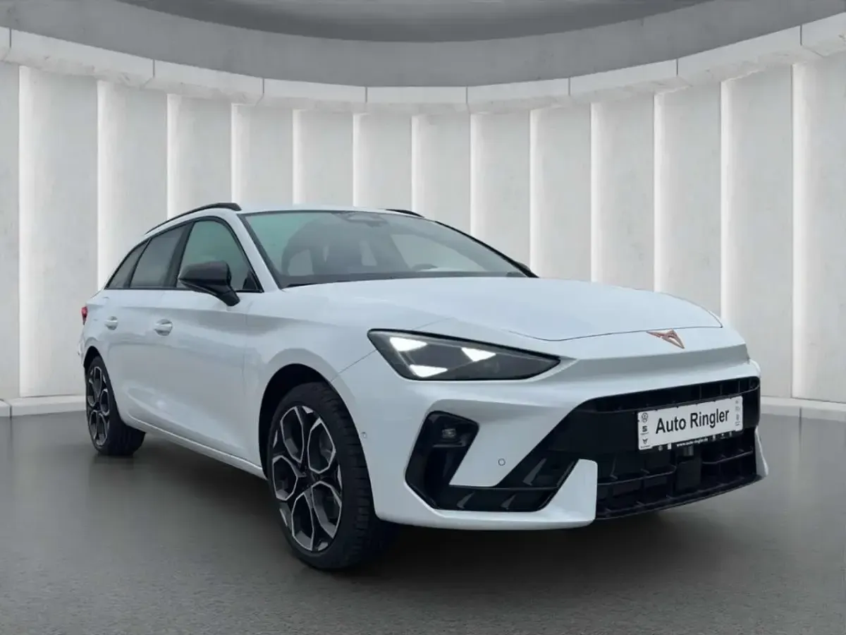 Neu Cupra Leon 150 PS (110 kW) 2026 Weiss Kombi