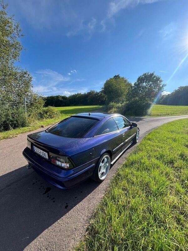 Blau Gebraucht 1998 Opel Calibra Edition Coupé | 8.900 € - Bild 1/4