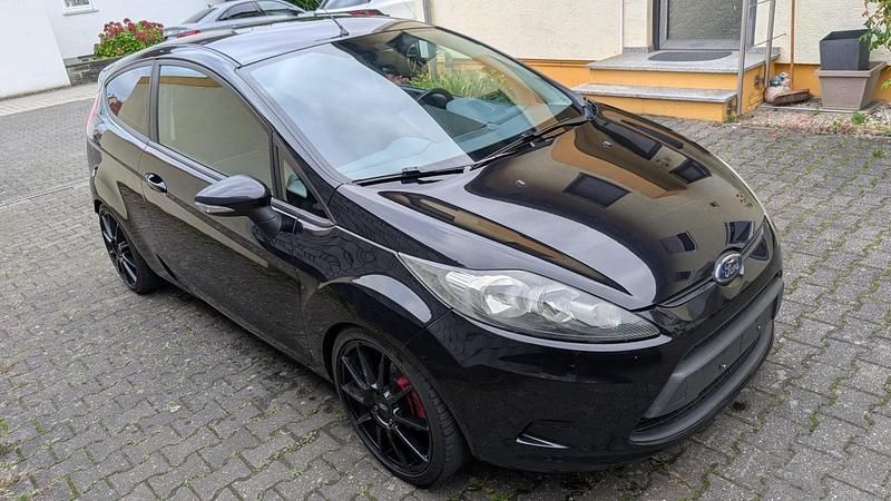 Gebraucht Ford Fiesta 82 PS (60 kW) 2010 Schwarz Kleinwagen