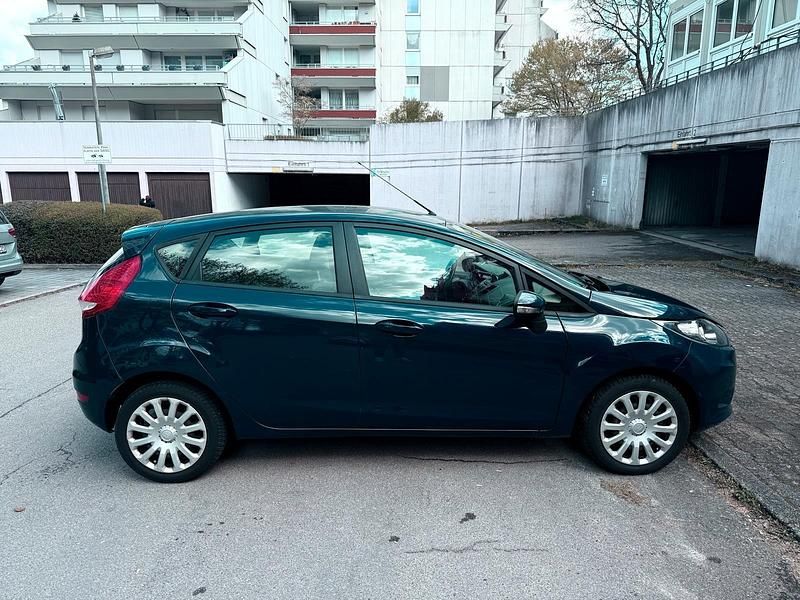 Gebraucht Ford Fiesta 82 PS (60 kW) 2009 Blau Kleinwagen