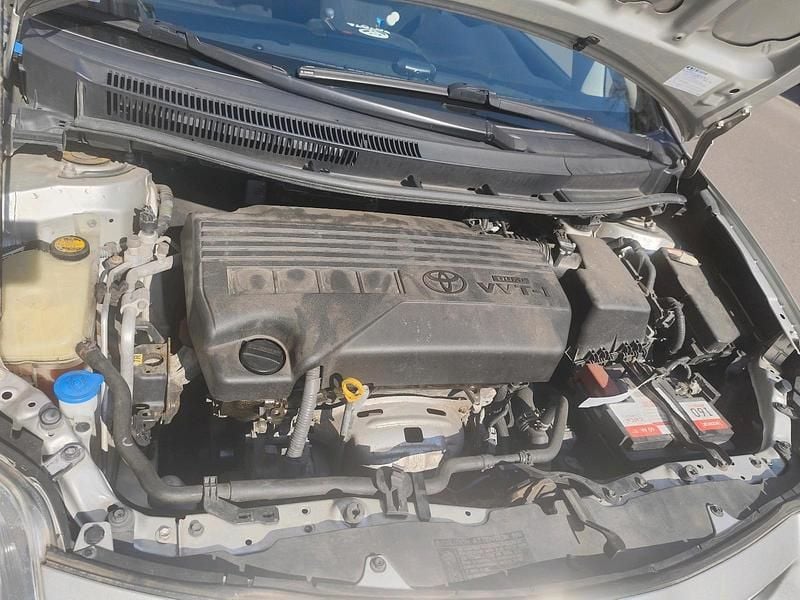 Gebraucht Toyota Auris 101 PS (74 kW) 2010 Grau Kleinwagen