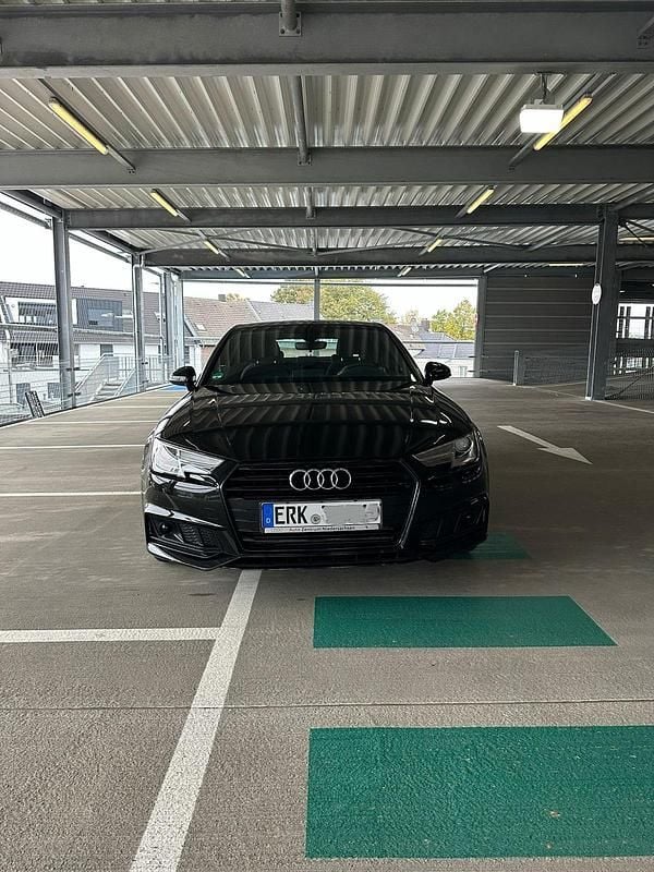 Schwarz Gebraucht 2019 Audi A4 Ambiente Limousine | 18.500 € (Superpreis) - Bild 1/4