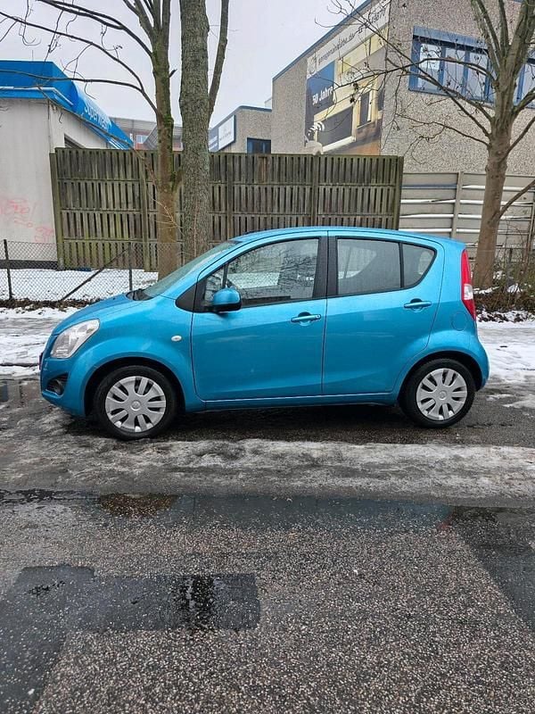 Gebraucht Suzuki Splash 68 PS (50 kW) 2013 Blau Kleinwagen