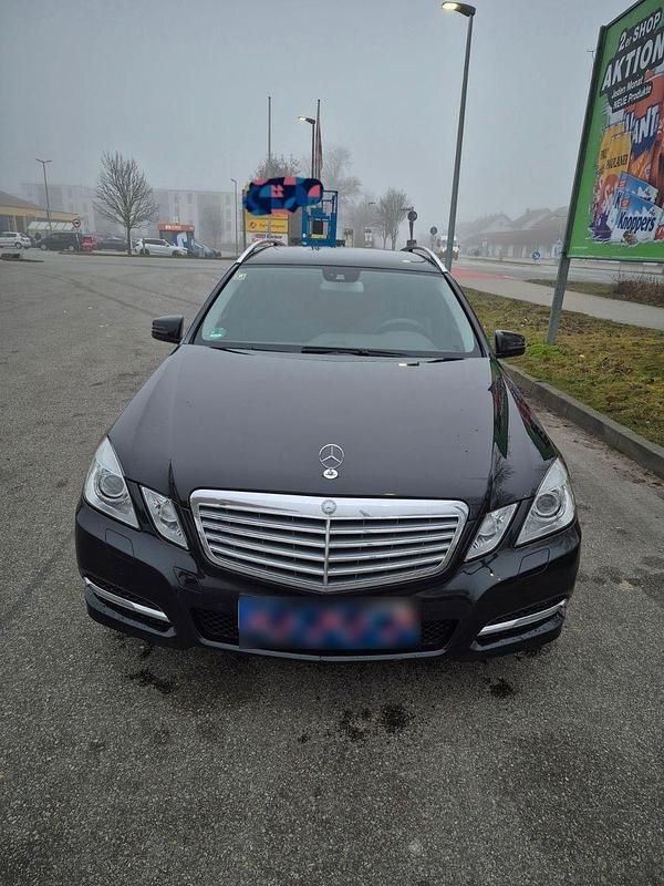 Gebraucht Mercedes E350 306 PS (225 kW) 2012 Schwarz Kombi