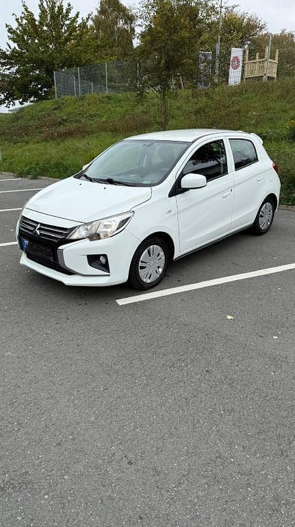 Weiß Gebraucht 2020 Mitsubishi Space Star Edition Limousine | 7.777 € (Guter Preis) - Bild 1/4