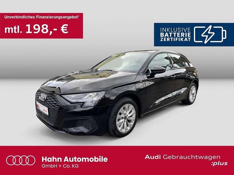 Brillantschwarz Gebraucht 2022 Audi A3 Ambiente Limousine | 22.390 € (Superpreis) - Bild 1/3