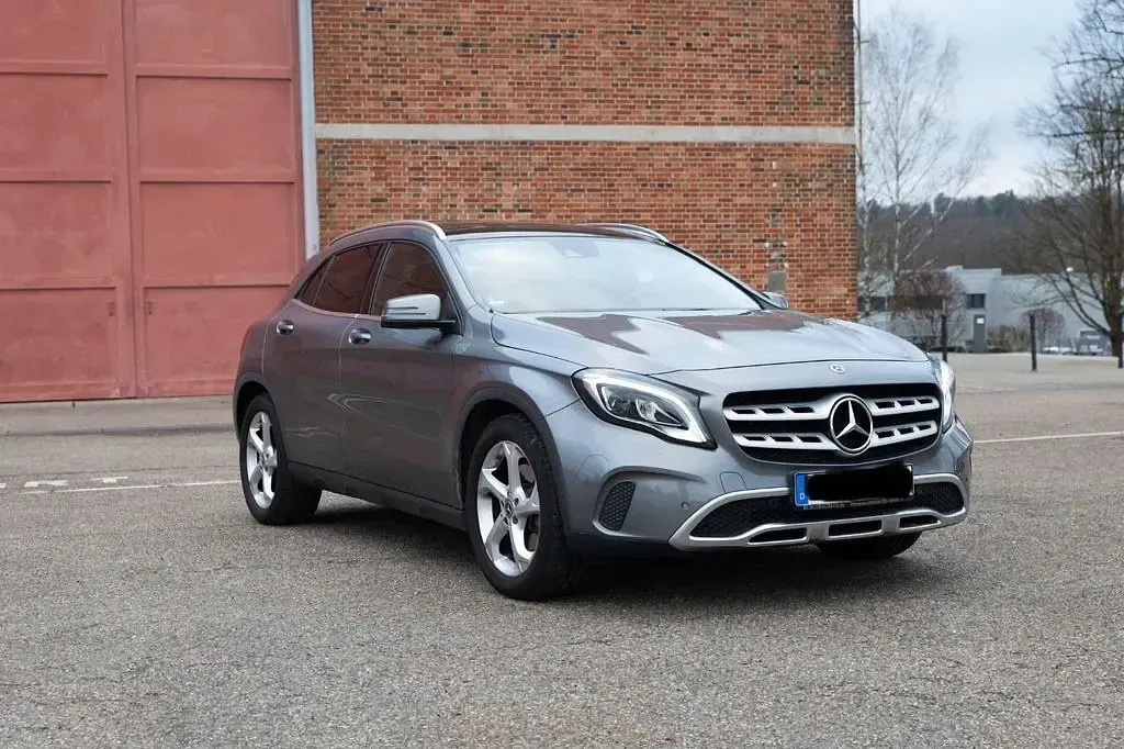 Gebraucht Mercedes GLA220 184 PS (135 kW) 2018 Grau SUV