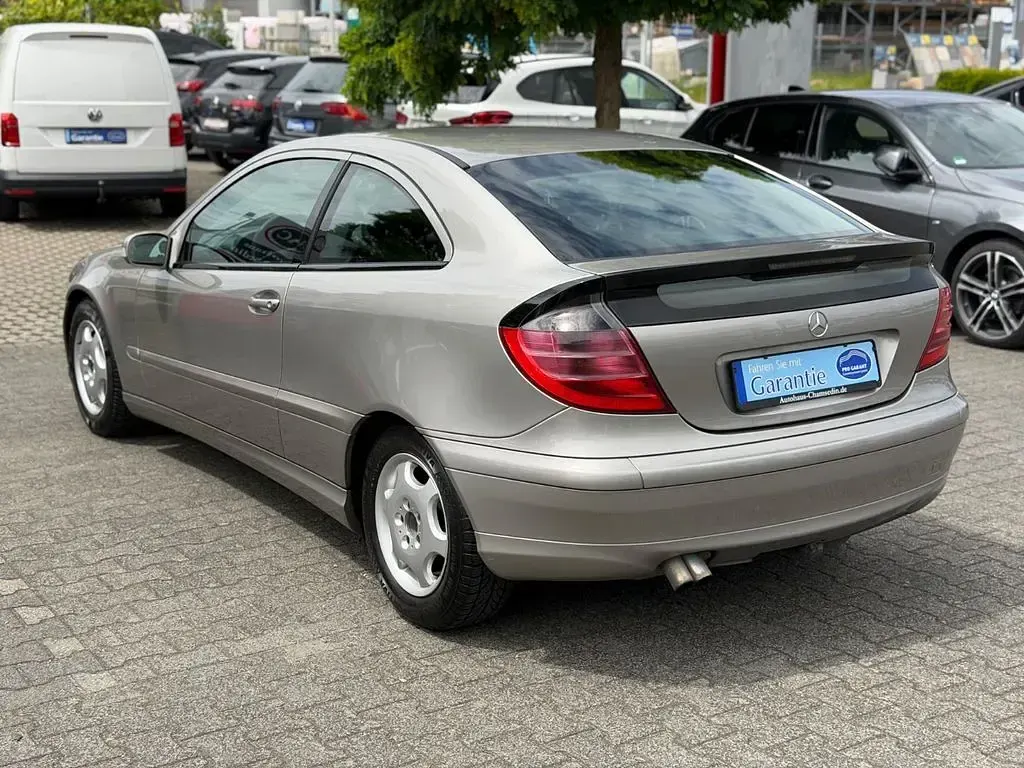 Gebraucht Mercedes C220 150 PS (110 kW) 2002 Silber Coupé