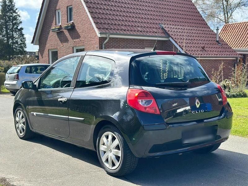 Gebraucht Renault Clio III 85 PS (62 kW) 2006 Schwarz Kleinwagen
