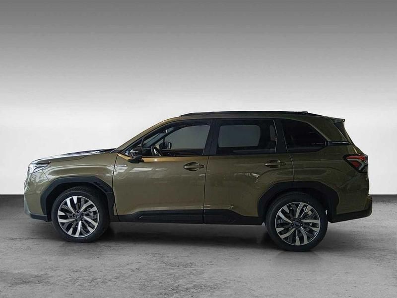 Neu Subaru Forester Platinum 136 PS (100 kW) 2025 Grün SUV