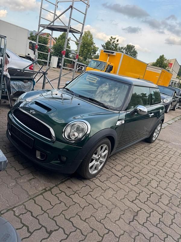 Grün Gebraucht 2012 Mini Cooper SD Kleinwagen | 9.000 € (Etwas zu teuer) - Bild 1/4