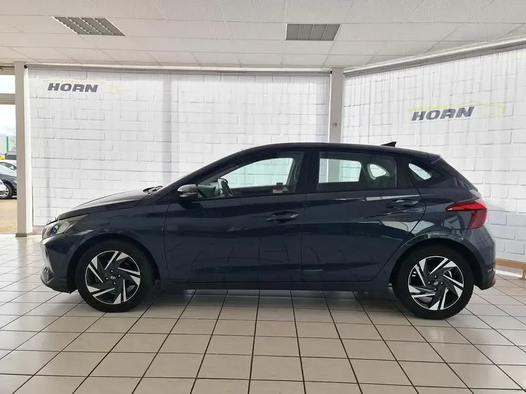 Gebraucht Hyundai i20 101 PS (74 kW) 2024 Grau Kleinwagen