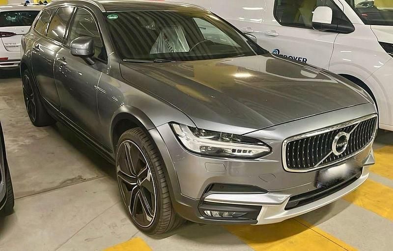 Grau Gebraucht 2020 Volvo V90 CC Pro Kombi | 21.896 € (Guter Preis) - Bild 1/4