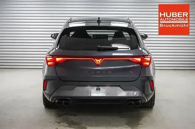 Gebraucht Cupra Leon VZ 333 PS (244 kW) 2025 Magnetic grau metallic (s7) Kombi