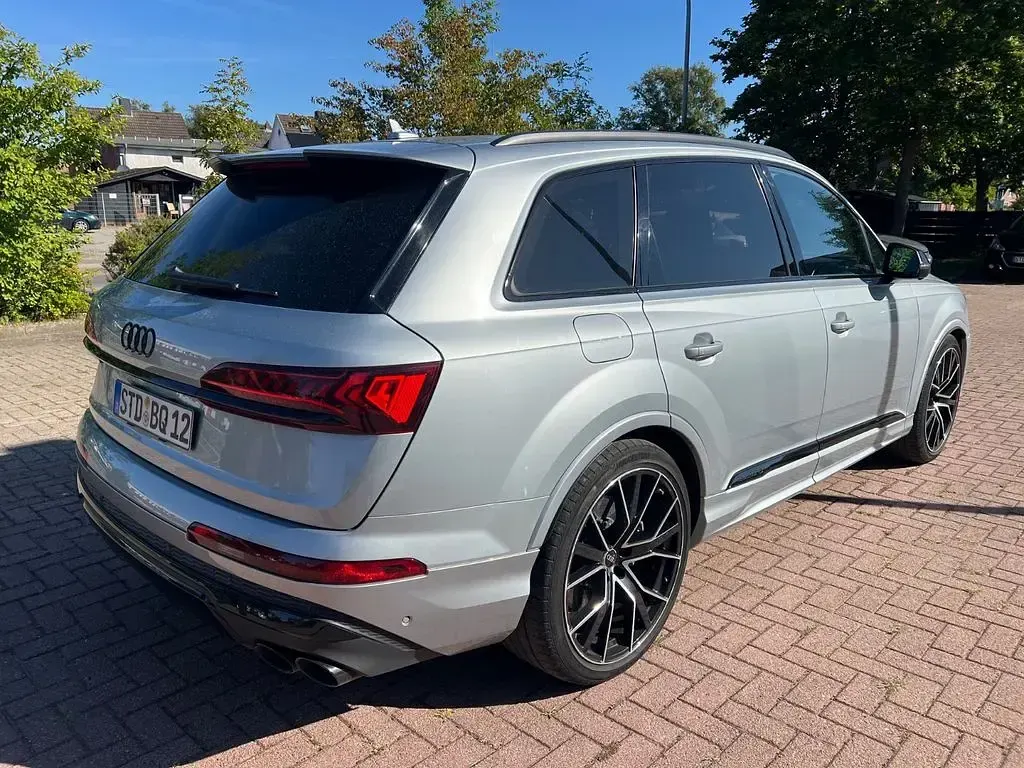 Gebraucht Audi SQ7 S-Line 507 PS (372 kW) 2024 Silber SUV