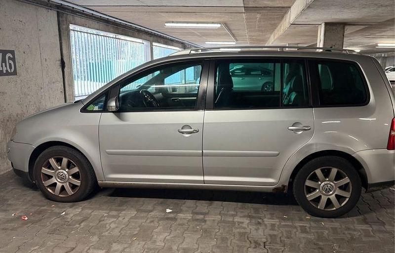 Grau Gebraucht 2006 VW Touran Van / Kleinbus | 1.500 € (Superpreis) - Bild 1/4