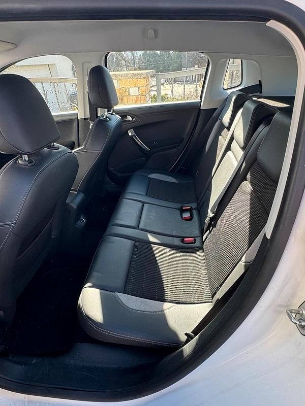 Gebraucht Peugeot 2008 82 PS (60 kW) 2014 Weiß SUV