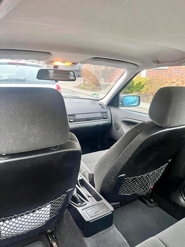 Gebraucht BMW 318 116 PS (85 kW) 1998 Silber Limousine