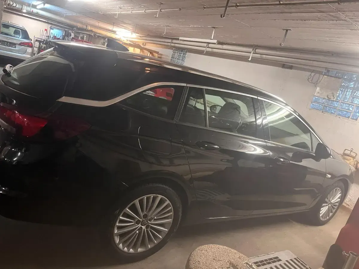 Usata Opel Astra 100 CV (73 kW) 2016 Nero Station wagon